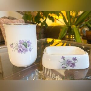 Formality soap dish and toothbrush holder Set